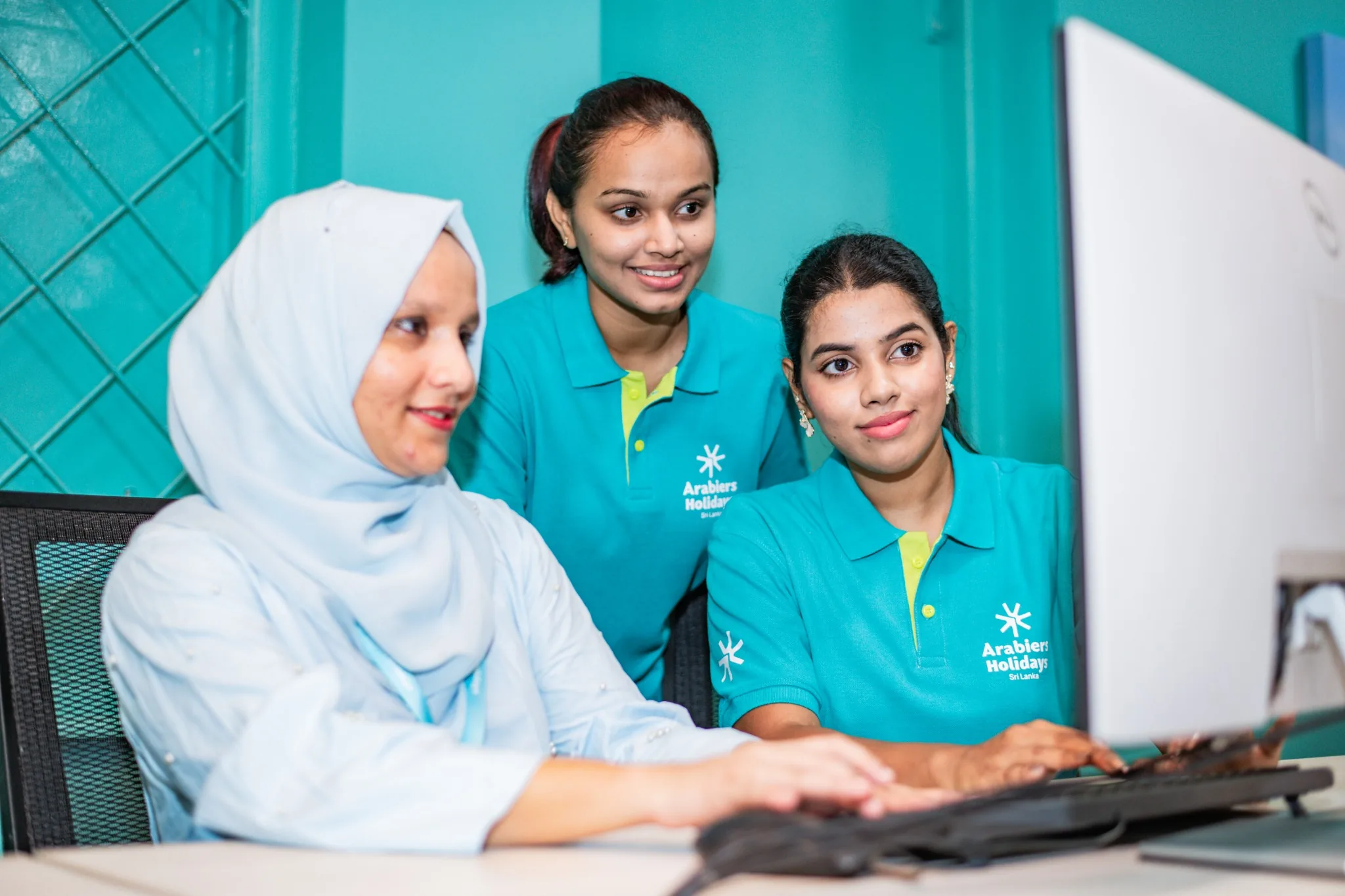 Arabiers Colombo support team coordinating wildlife and marine programmes for travel partners