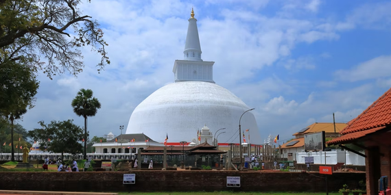 Ruwanweli Stupa