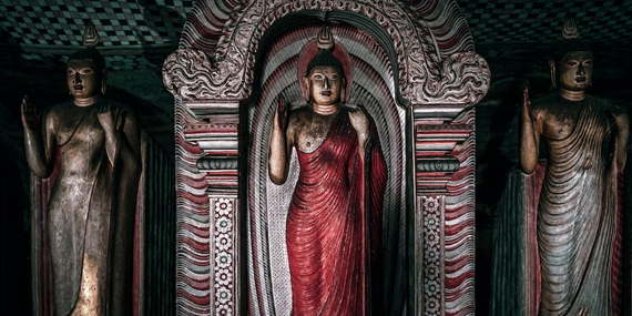 Dambulla cave temple 