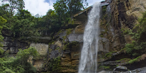 Ramboda Falls 