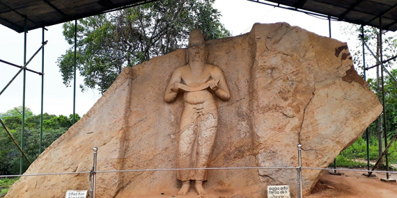 Pulasthi rishi statue