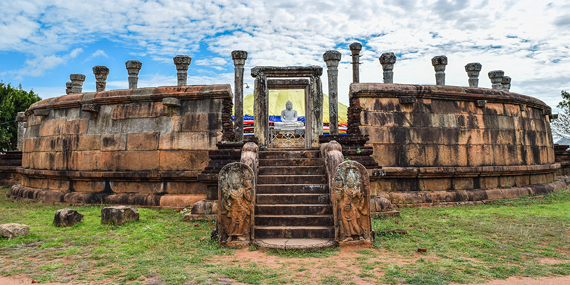 Girihandu Stupa