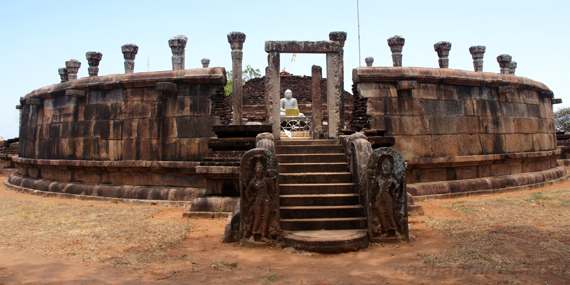 Girihandu Stupa