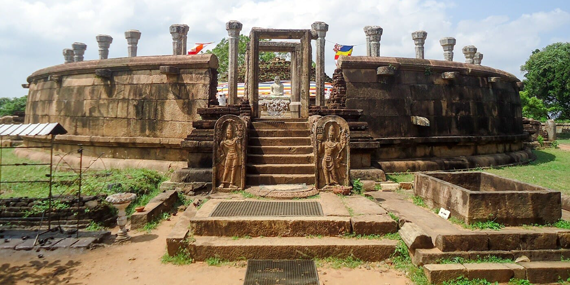Girihandu Stupa